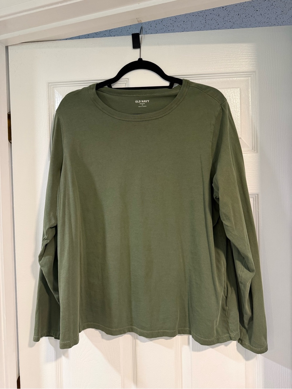 Old Navy Everywhere Long Sleeve Shirt